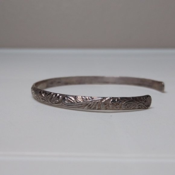 Vintage Small Sterling Decorative Open Bangle - Picture 6 of 14